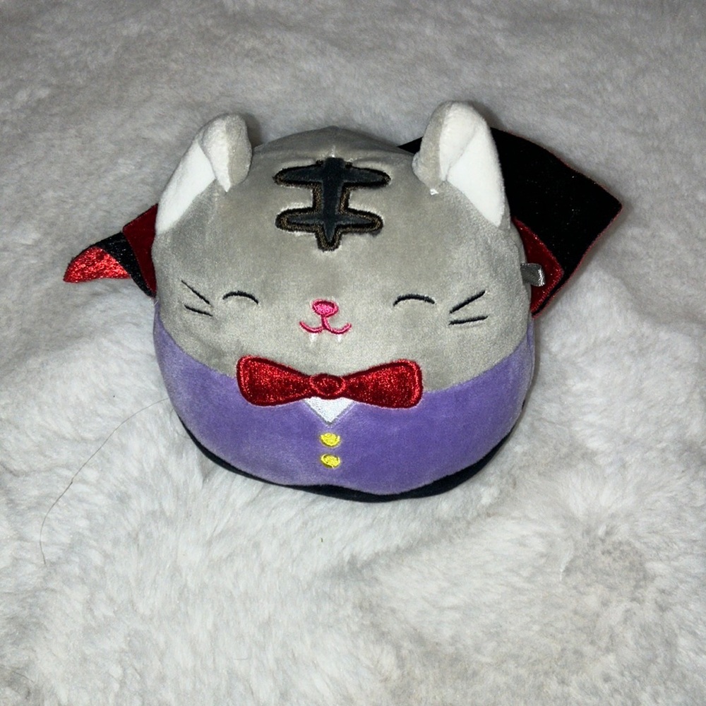 Squishmallow 5 inch Tally Gray Cat Vampire